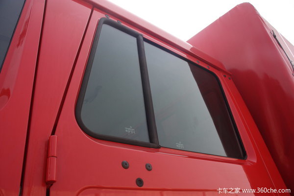 奔驰 Unimog系列 218马力 4X4 越野卡车(型号U4000)外观图（28/28）