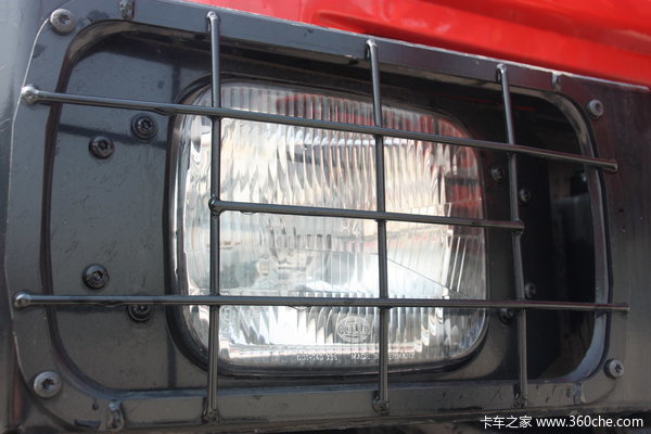 奔驰 Unimog系列 218马力 4X4 越野卡车(型号U4000)外观图（19/28）