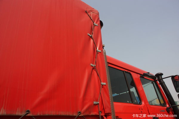 奔驰 Unimog系列 218马力 4X4 越野卡车(型号U4000)上装图（3/7）