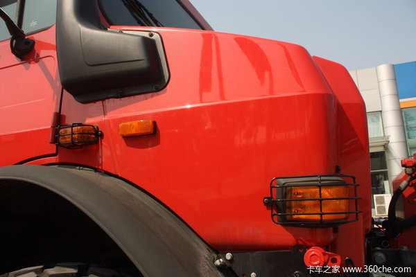 奔驰 Unimog系列 218马力 4X4 越野卡车(型号U4000)外观图（11/28）