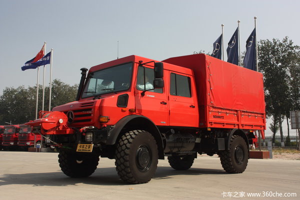 奔驰 Unimog系列 218马力 4X4 越野卡车(型号U4000)外观图（2/28）