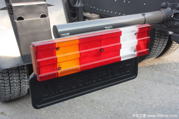 奔驰 Actros重卡 408马力 6X4 专用车(底盘)(型号3341)外观图（15/16）