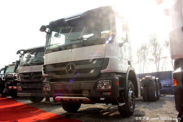 奔驰 Actros重卡 408马力 6X4 专用车(底盘)(型号3341)外观图（2/16）