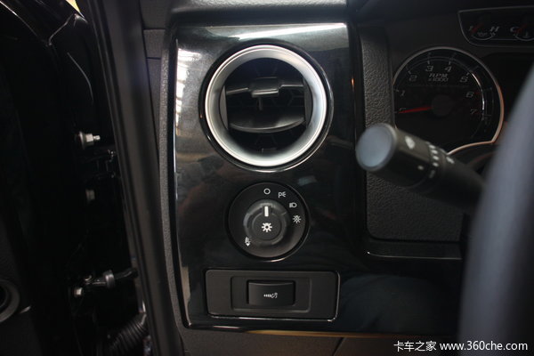2011款福特 F-150系列 哈雷纪念版 6.2L汽油 四驱 双排皮卡驾驶室图（10/22）