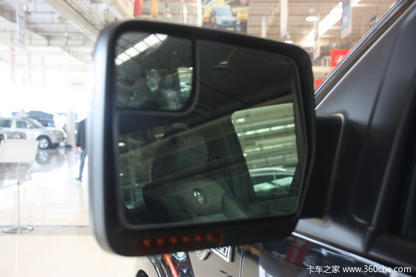 2011款福特 F-150系列 哈雷纪念版 6.2L汽油 四驱 双排皮卡外观图（18/20）