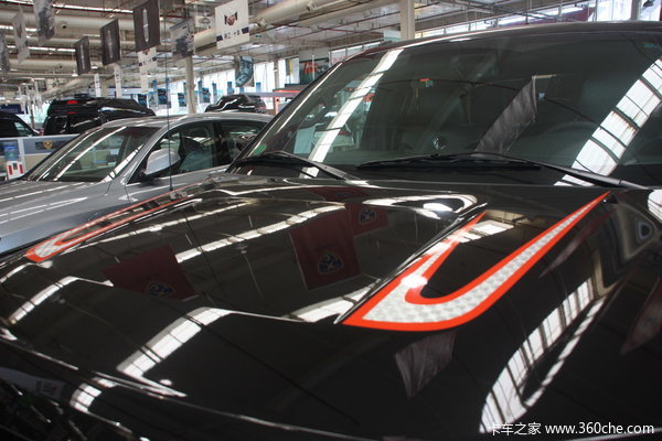 2011款福特 F-150系列 哈雷纪念版 6.2L汽油 四驱 双排皮卡外观图（13/20）