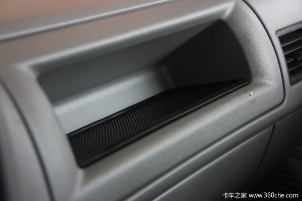 庆铃 TF系列 2.8L柴油 四驱 双排皮卡驾驶室图（21/29）