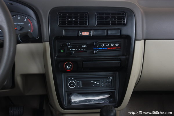 2011款郑州日产 东风锐骐 豪华型 3.0L柴油 双排皮卡驾驶室图（16/18）