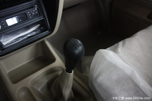 2011款郑州日产 东风锐骐 豪华型 3.0L柴油 双排皮卡驾驶室图（8/18）