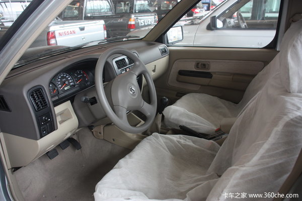 2011款郑州日产 东风锐骐 豪华型 3.0L柴油 双排皮卡驾驶室图（4/18）