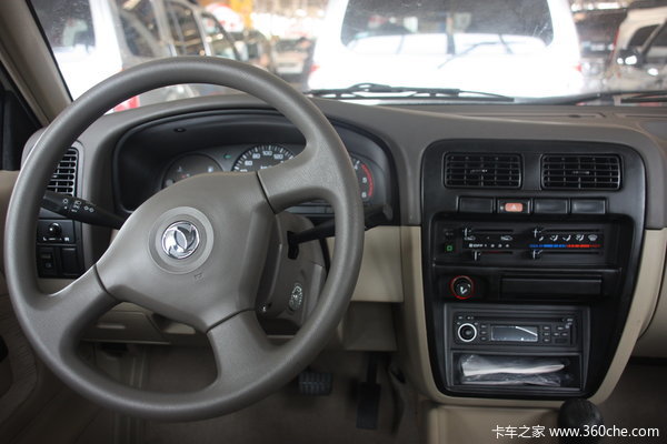 2011款郑州日产 东风锐骐 豪华型 3.0L柴油 双排皮卡驾驶室图（2/18）
