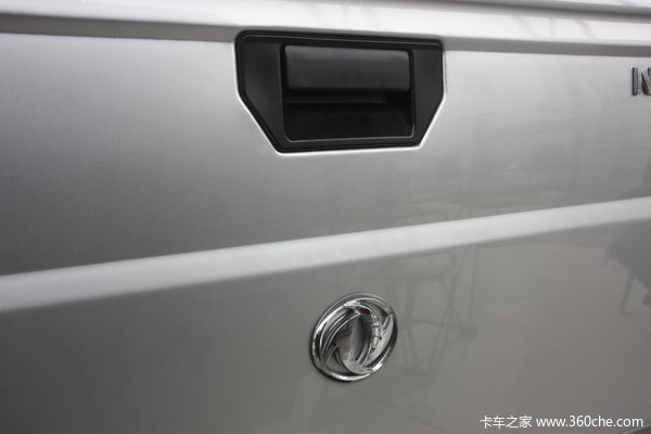 2011款郑州日产 东风锐骐 豪华型 3.0L柴油 双排皮卡外观图（45/50）