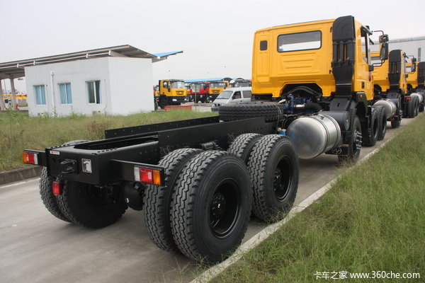 红岩 新金刚重卡 290马力 6X4 自卸车(CQ3254HMG364E)底盘图