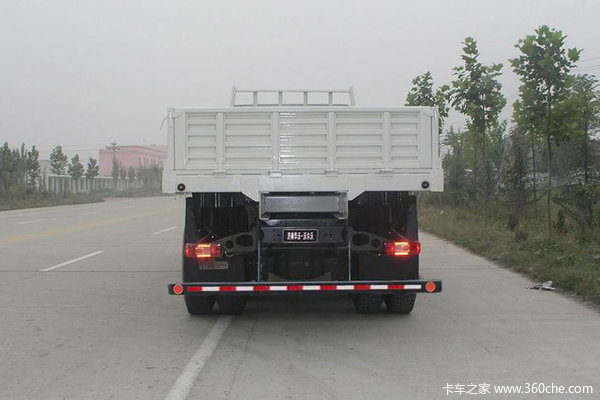 沃尔沃 FM重卡 380马力 8X4 栏板载货车(JHW1310F39A6)外观图（2/2）