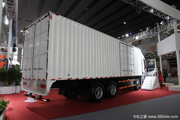 广汽日野 700系列重卡 350马力 8X4 厢式载货车(YC5310XXYFY2PY)上装图（4/4）
