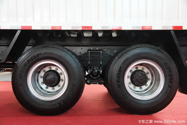 广汽日野 700系列重卡 350马力 8X4 厢式载货车(YC5310XXYFY2PY)底盘图（9/18）