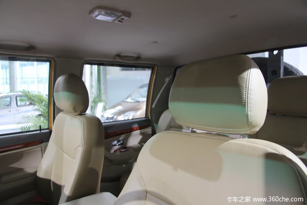 福田 萨普V 征服者 巨无霸 2.8L柴油 四驱 双排皮卡驾驶室图（21/25）