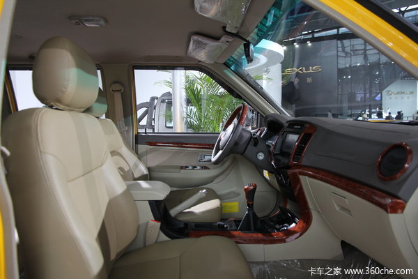 福田 萨普V 征服者 巨无霸 2.8L柴油 四驱 双排皮卡驾驶室图（4/25）