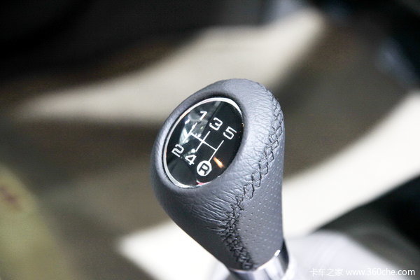 2013款长城 风骏5 商务版 精英型 2.8L柴油 小双排皮卡驾驶室图（8/9）