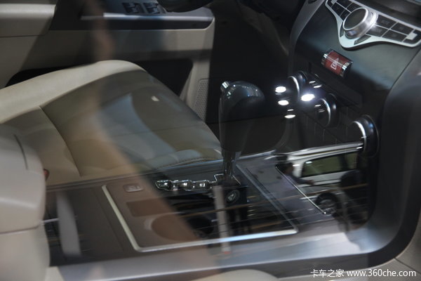2011款长城 风骏CL 概念版 2.0L汽油 四驱 双排皮卡驾驶室图（4/6）