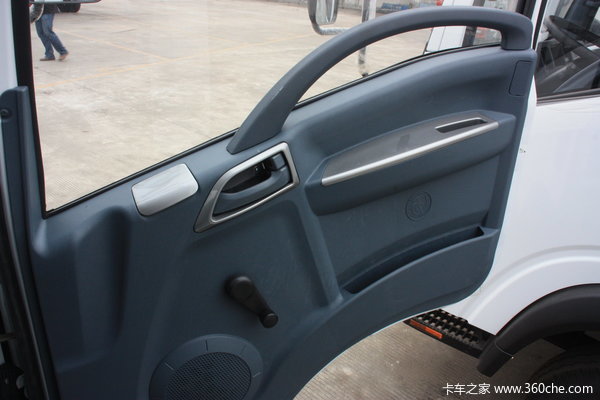 重汽王牌 7系中卡 130马力 4X2 载货车(底盘)(CDW1090HA1C3)驾驶室图（20/22）