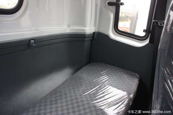 重汽王牌 7系中卡 130马力 4X2 载货车(底盘)(CDW1090HA1C3)驾驶室图（17/22）