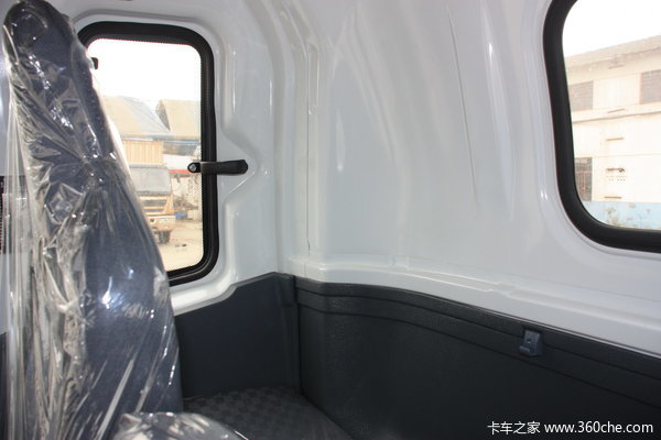 重汽王牌 7系中卡 130马力 4X2 载货车(底盘)(CDW1090HA1C3)驾驶室图（15/22）