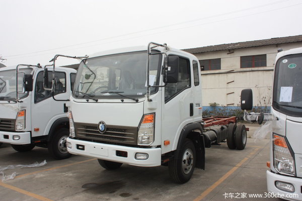 重汽王牌 7系中卡 130马力 4X2 载货车(底盘)(CDW1090HA1C3)外观图（2/19）