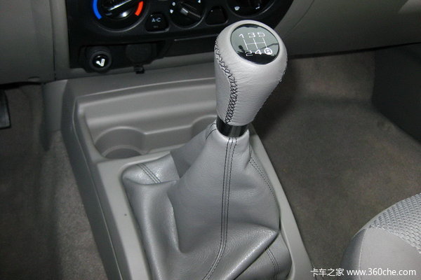 2011款金龙 海格 2.5L柴油 双排皮卡驾驶室图（4/10）