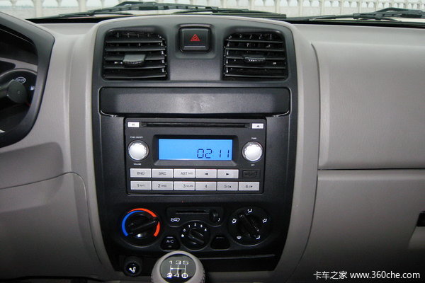 2011款金龙 海格 2.5L柴油 双排皮卡驾驶室图（2/10）