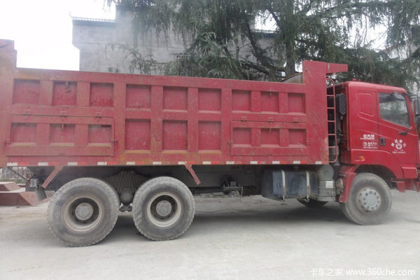 中国重汽 豪运重卡 266马力 6X4 自卸车(ZZ3255M4345C)外观图（5/8）