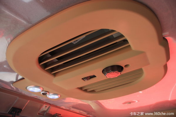 中国重汽 HOWO中卡 140马力 4X2 翼开启厢式载货车(ZZ5167XXYG3815C1)驾驶室图（31/31）