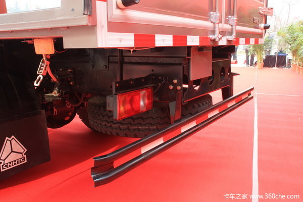 中国重汽 HOWO中卡 140马力 4X2 翼开启厢式载货车(ZZ5167XXYG3815C1)底盘图（2/19）