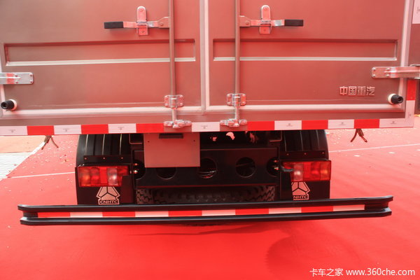 中国重汽 HOWO中卡 140马力 4X2 翼开启厢式载货车(ZZ5167XXYG3815C1)外观图（25/25）