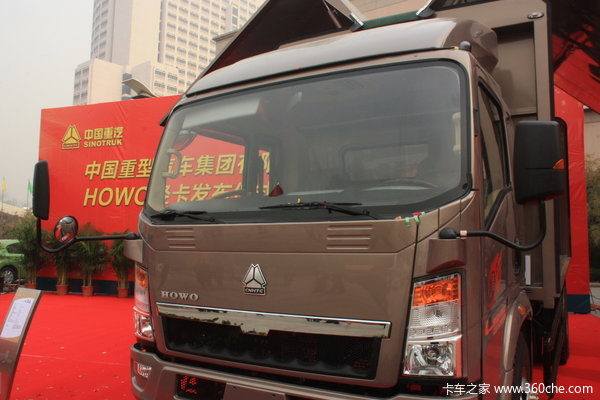 中国重汽 HOWO中卡 140马力 4X2 翼开启厢式载货车(ZZ5167XXYG3815C1)外观图（18/25）