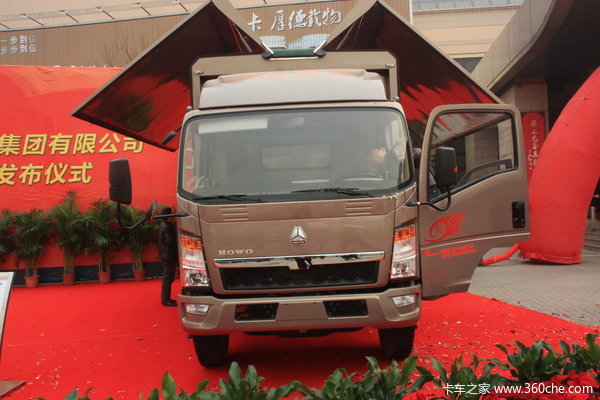 中国重汽 HOWO中卡 140马力 4X2 翼开启厢式载货车(ZZ5167XXYG3815C1)外观图（12/25）