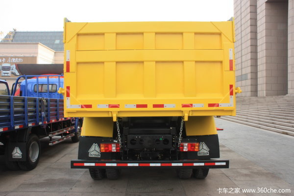 中国重汽 黄河中卡 130马力 4X2 自卸车(ZZ3167F3615C1)外观图（7/34）