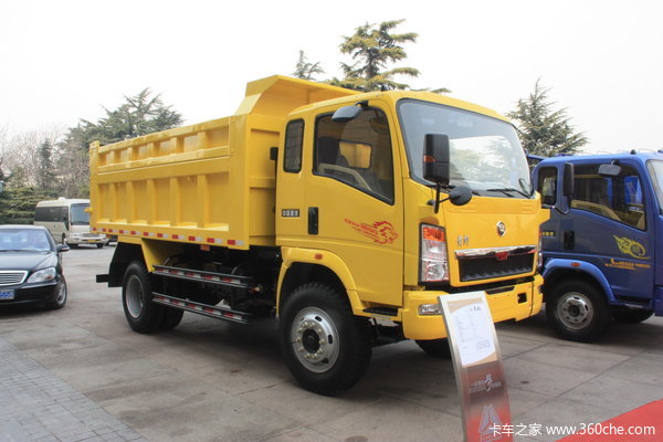 中国重汽 黄河中卡 130马力 4X2 自卸车(ZZ3167F3615C1)外观图（3/34）