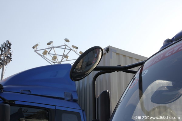 福田 奥铃CTX中卡 154马力 4X2 厢式载货车(BJ5109VEBED-FE)外观图（5/7）