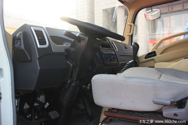 中国重汽 HOWO中卡 160马力 4X2 厢式载货车(ZZ5167XXYG5615C1)驾驶室图（10/24）
