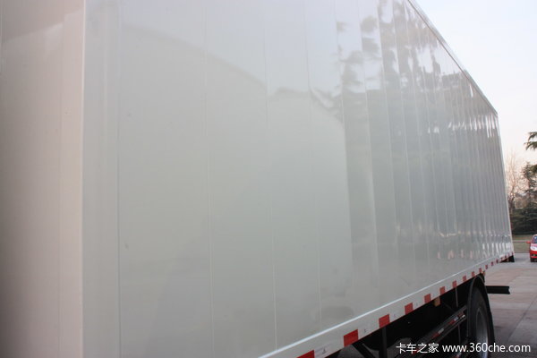 中国重汽 HOWO中卡 160马力 4X2 厢式载货车(ZZ5167XXYG5615C1)外观图（26/28）