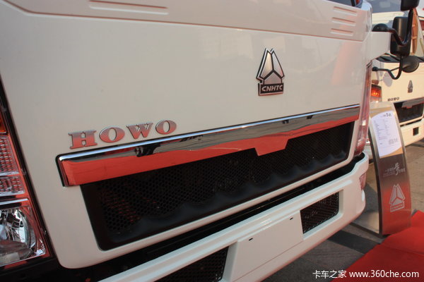 中国重汽 HOWO中卡 160马力 4X2 厢式载货车(ZZ5167XXYG5615C1)外观图（12/28）