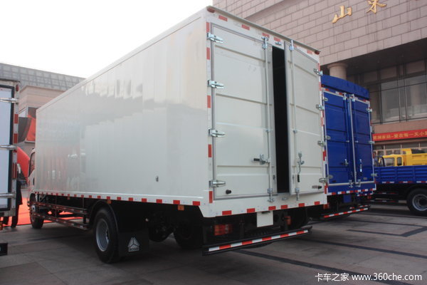 中国重汽 HOWO中卡 160马力 4X2 厢式载货车(ZZ5167XXYG5615C1)外观图（5/28）