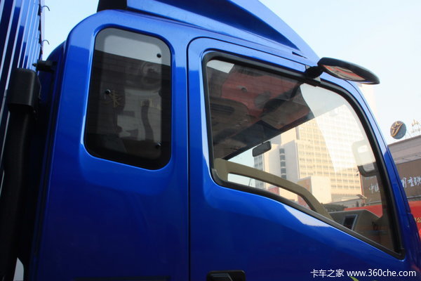 中国重汽 HOWO中卡 140马力 4X2 厢式载货车(ZZ5167CPYG4715C1)外观图（13/21）