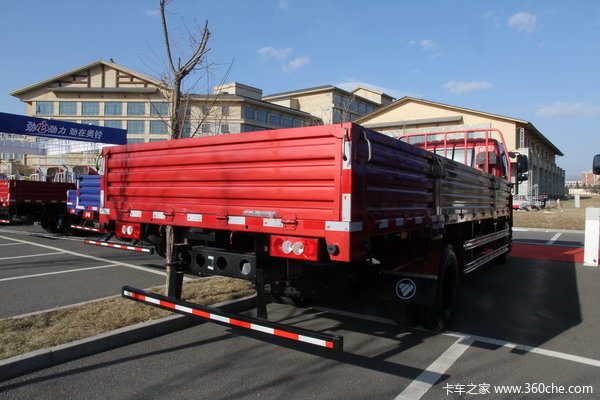 福田 奥铃捷运中卡 140马力 4X2 排半载货车(2012版)(BJ1121VHPFK-S)外观图（4/7）
