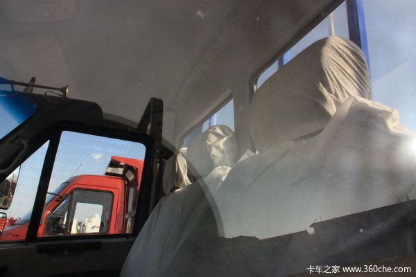 福田 瑞沃 赛奥中卡 130马力 4X2 栏板载货车(EL2000平头)(BJ5163CCY-G1)驾驶室图（4/4）
