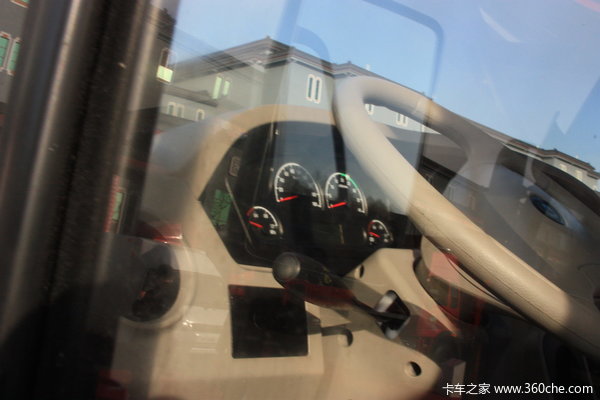 福田 瑞沃 赛奥中卡 130马力 4X2 栏板载货车(EL2000平头)(BJ5163CCY-G1)驾驶室图