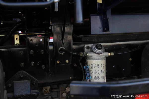 福田 欧曼CTX 1系中卡 168马力 4X2 栏板载货车(BJ1159VKPEK-FA)底盘图（3/4）
