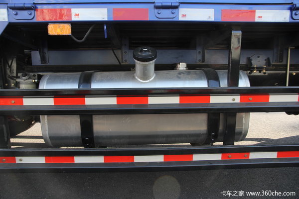 福田 欧曼CTX 1系中卡 168马力 4X2 栏板载货车(BJ1159VKPEK-FA)底盘图（1/4）