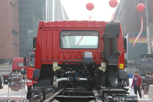 青岛解放 新大威重卡 290马力 6X4 自卸车(CA3256P2K2T1EA81)底盘图